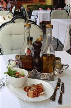 Tria Elegance Hotel