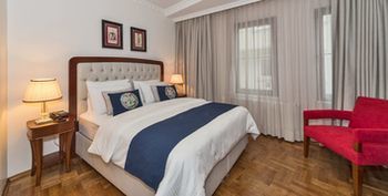 Four Doors Hotel
