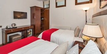 Hotel Four Doors 3*