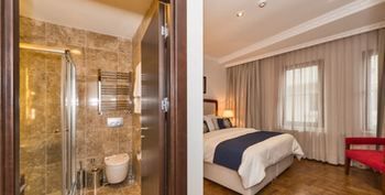Hotel Four Doors