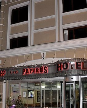Grand Papirus 3*