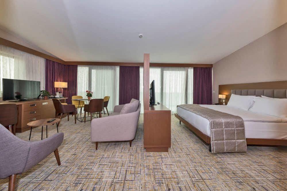 Hotel Land Park 4*