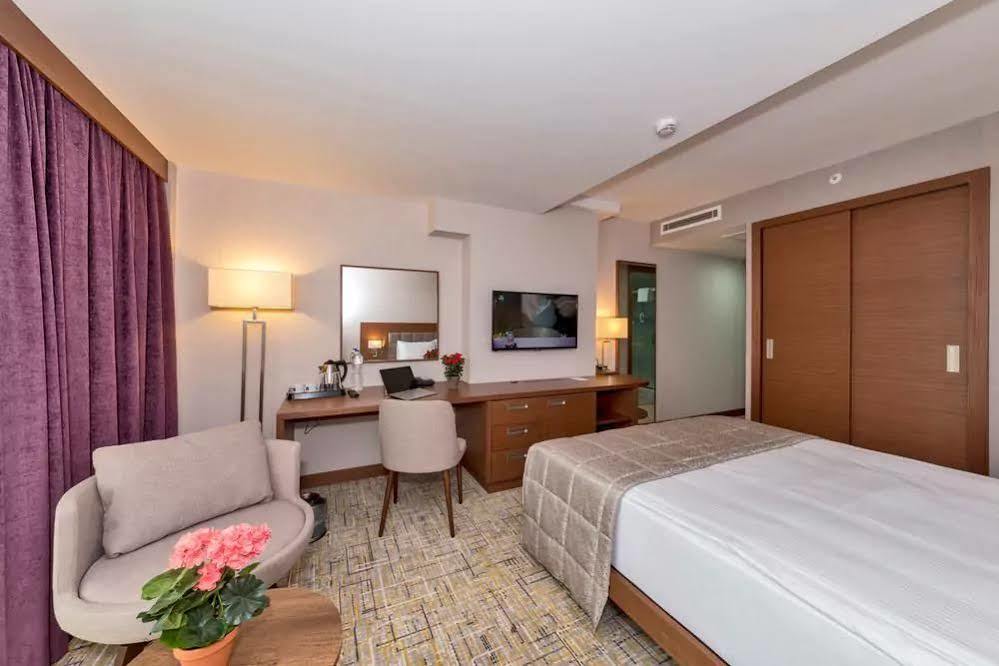 Hotel Land Park 4*