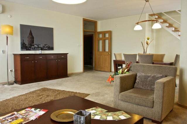 Aparthotel Baran Airport 3*