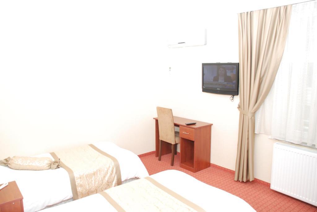Hotel Epos 3*