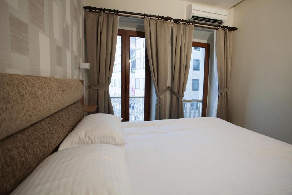 Hotel Serene 2*
