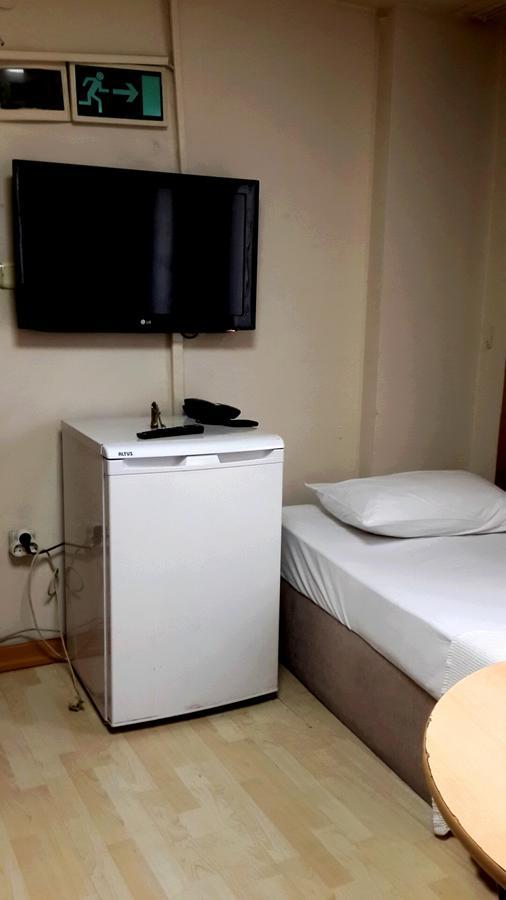 Plato Hotel *