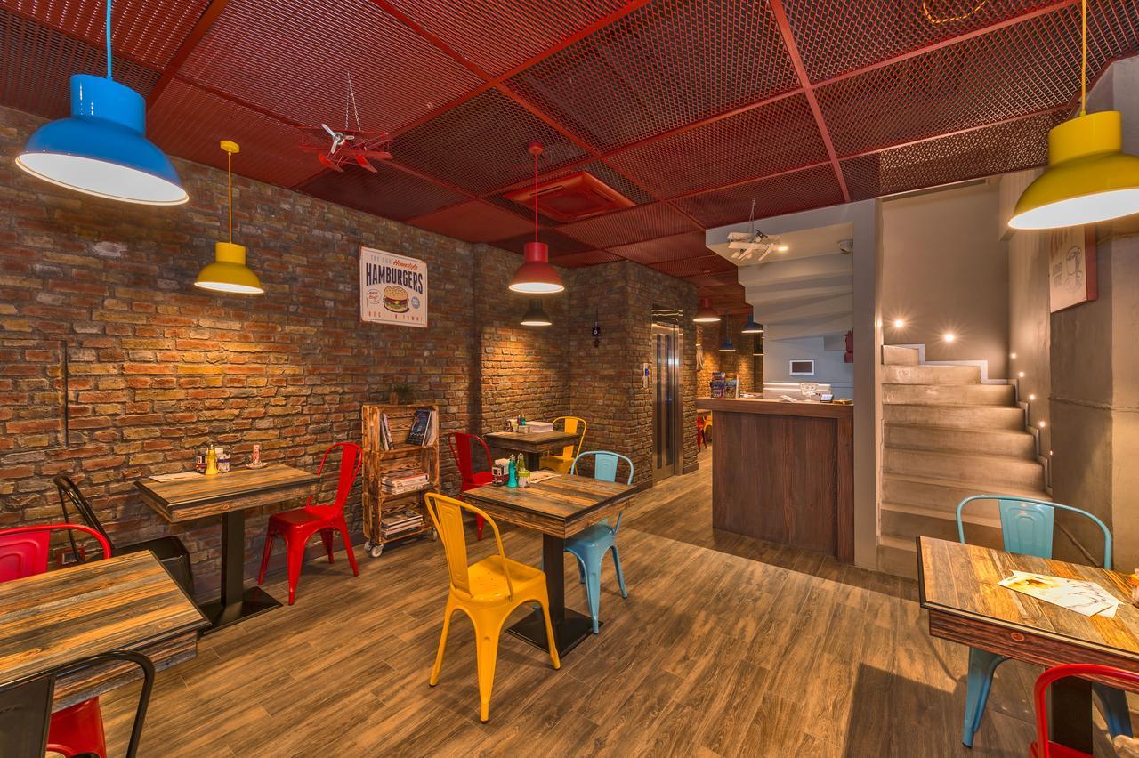Hotel Taksim Nis - Istiklal Street