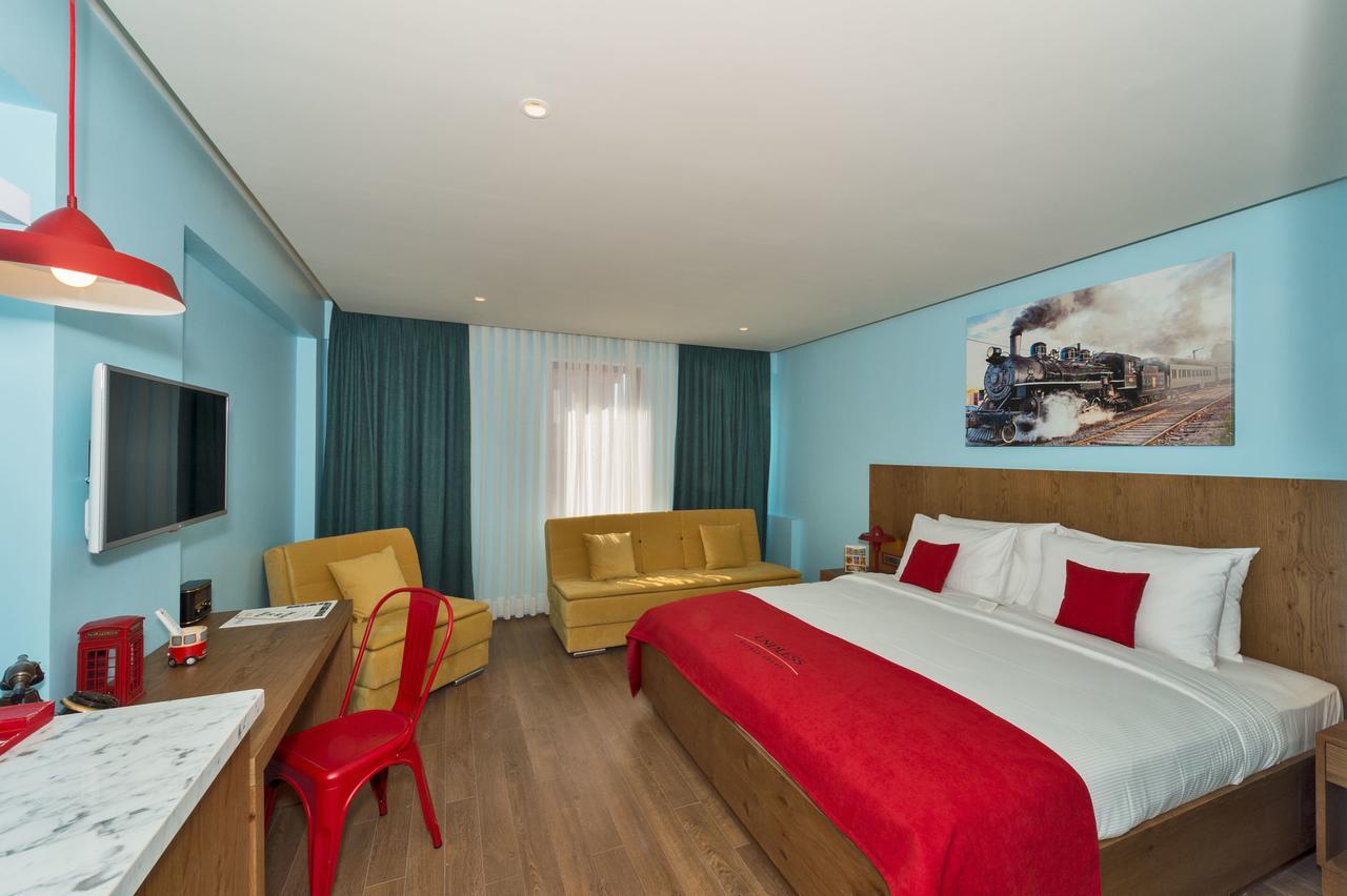 Hotel Taksim Nis - Istiklal Street