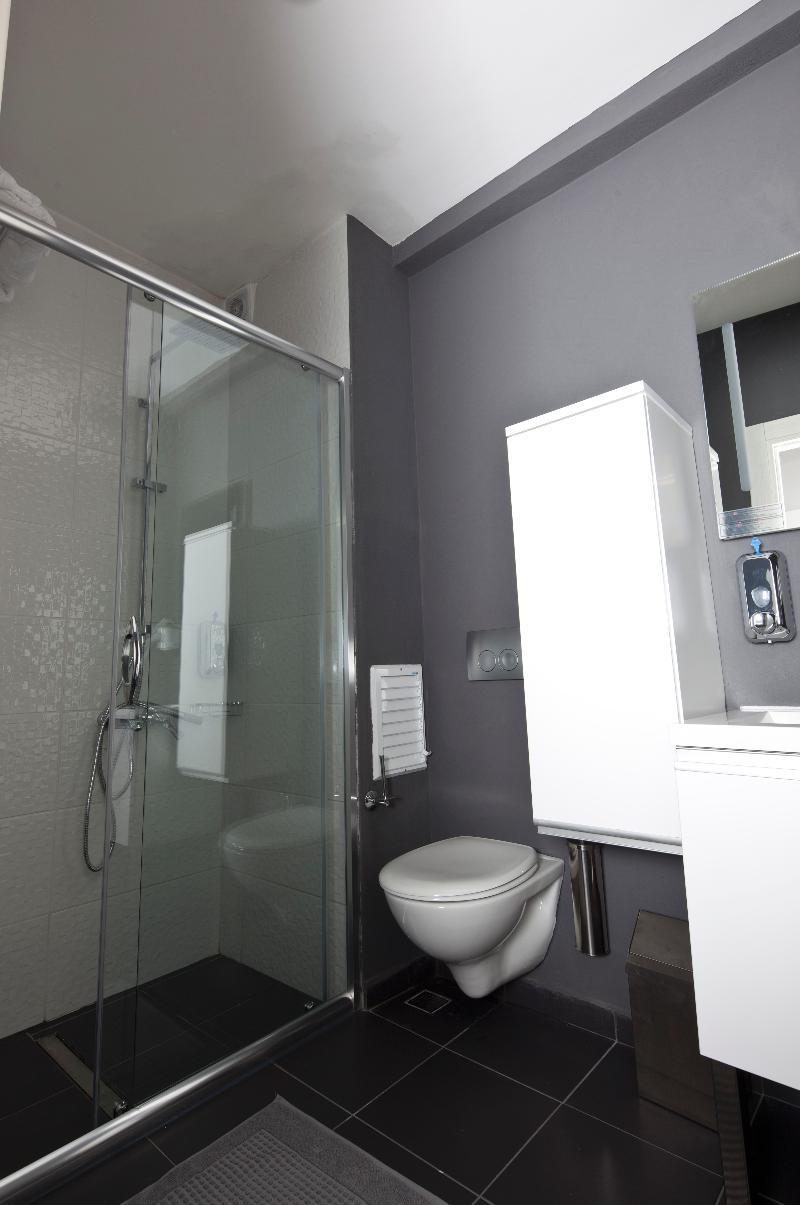 Hotel Molton Kabatas 3*