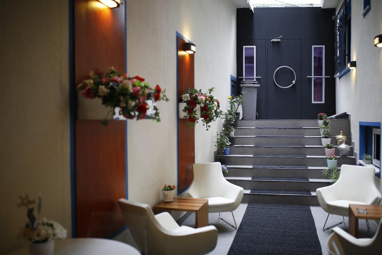 Black 2* Istanbul