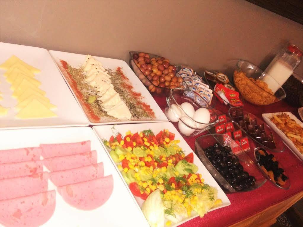 Aparthotel Almond Hill 2*