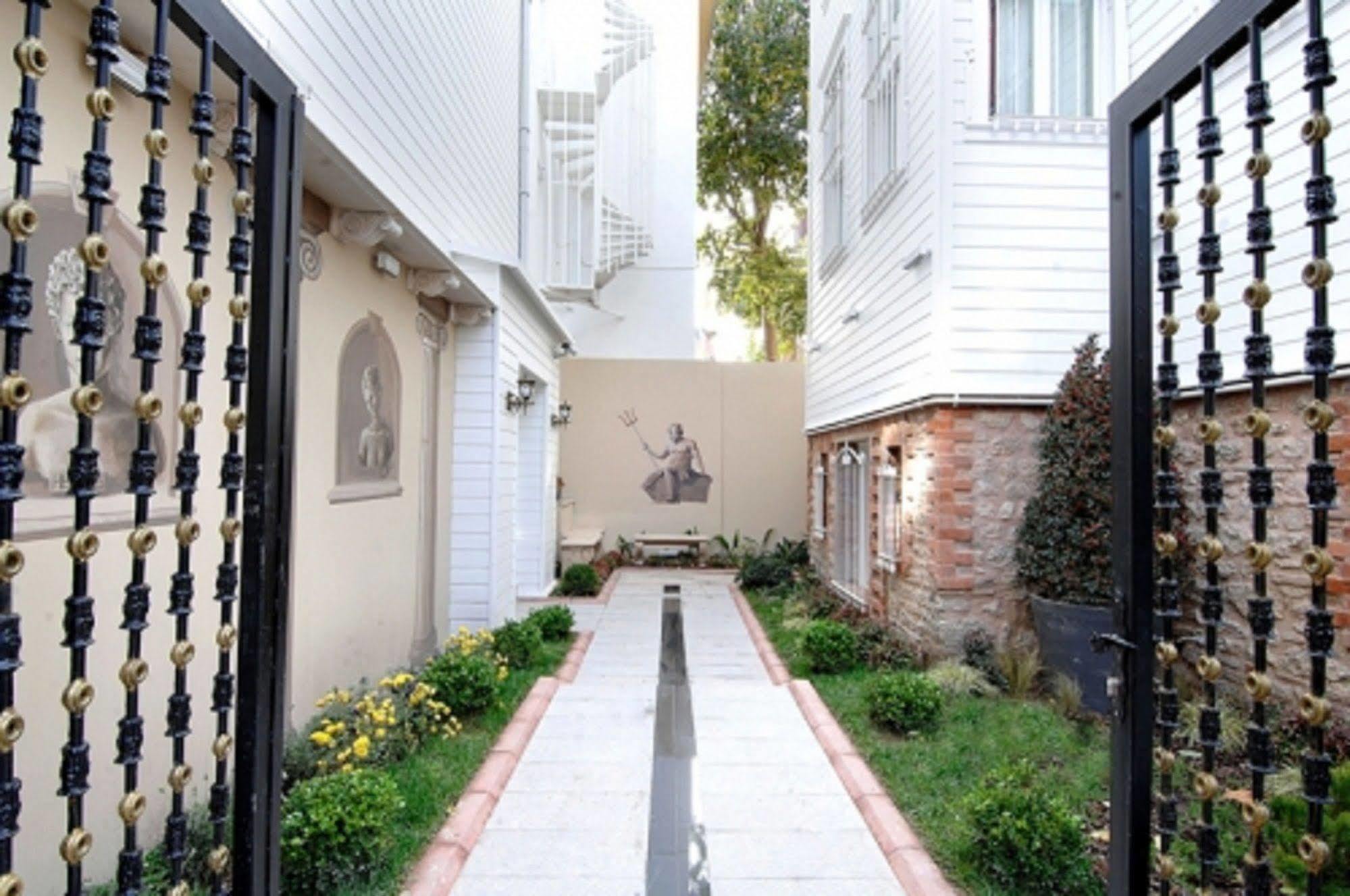 Hotel Premist Sultanahmet 4*