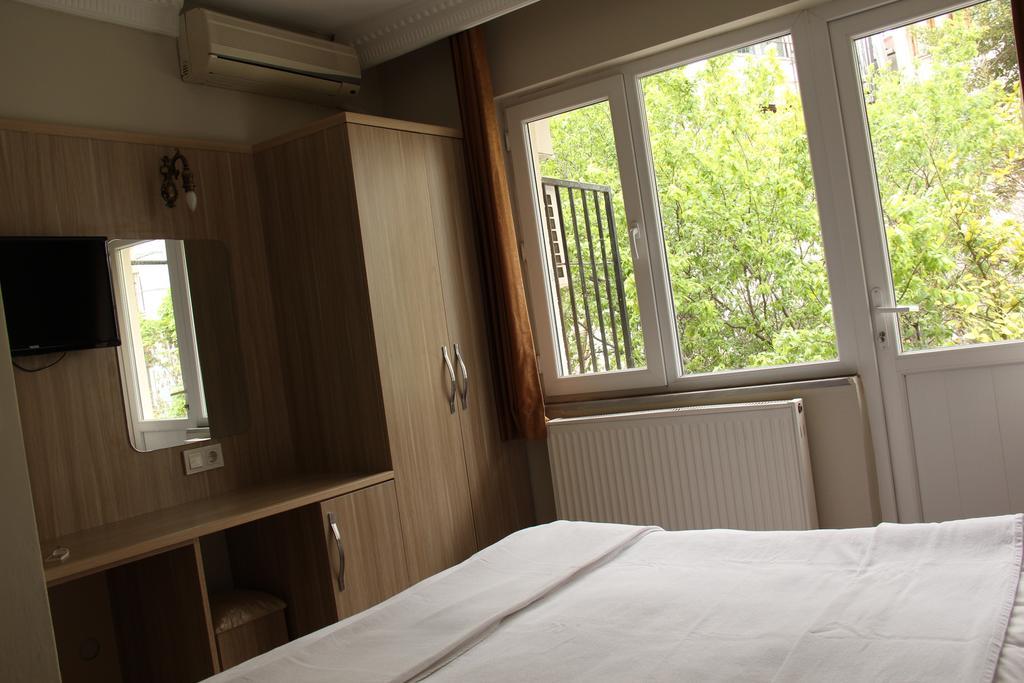 Bonjour Hotel Hotel