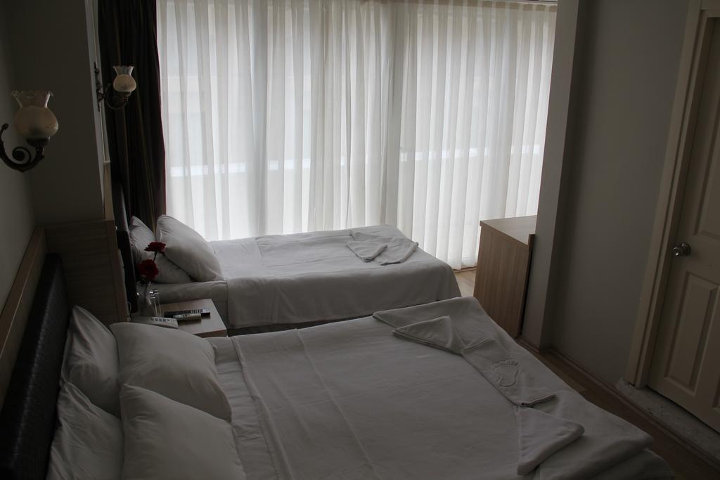 Bonjour Hotel Hotel
