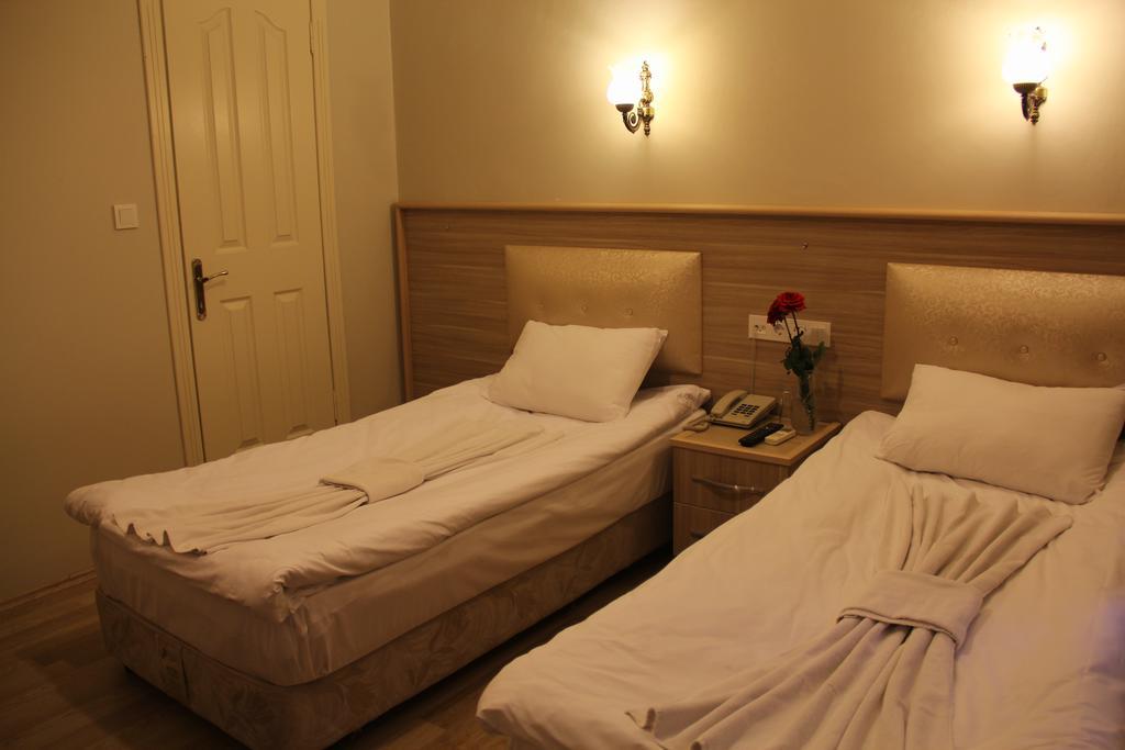 Bonjour Hotel Hotel 3*