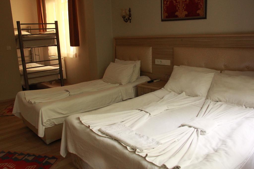 Bonjour Hotel Hotel