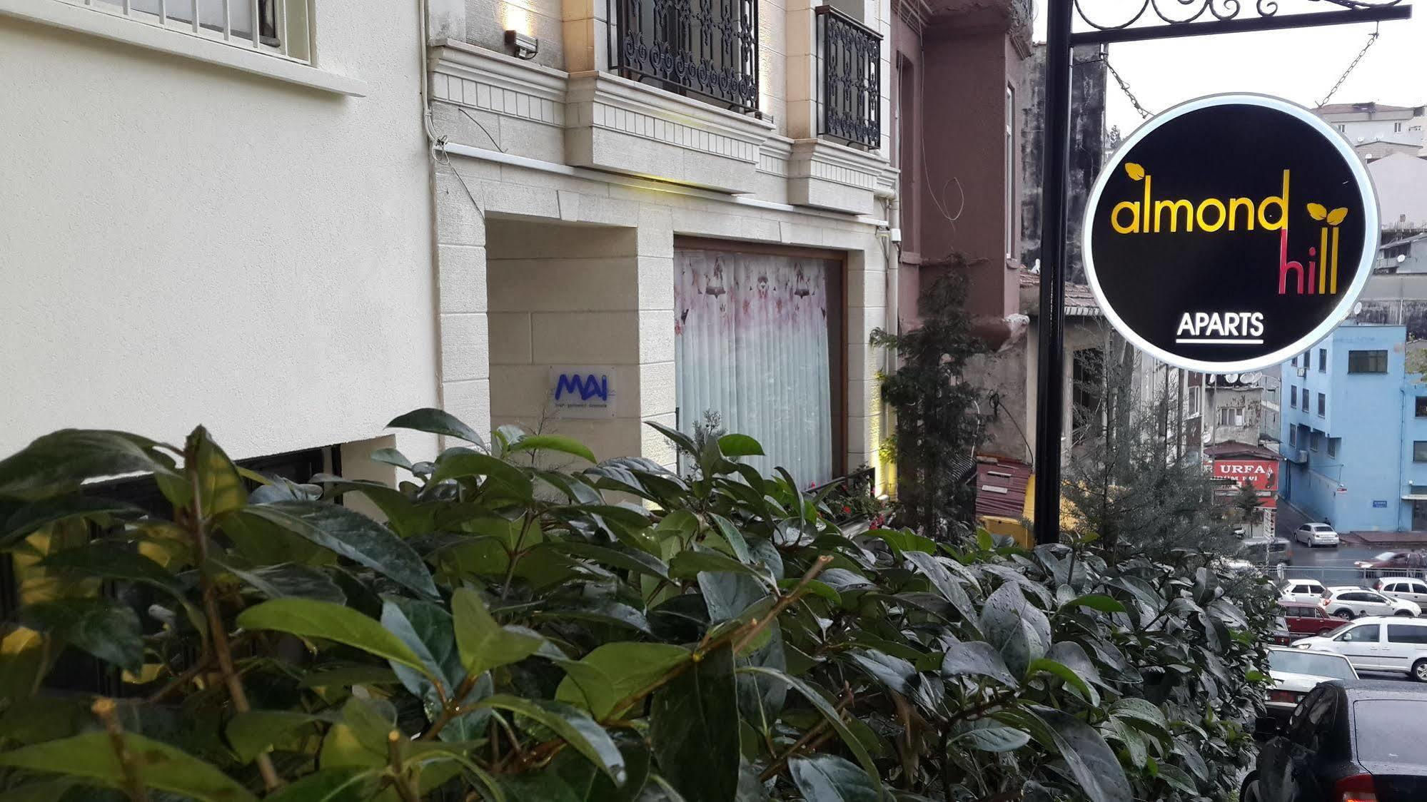 Aparthotel Almond Hill 2*