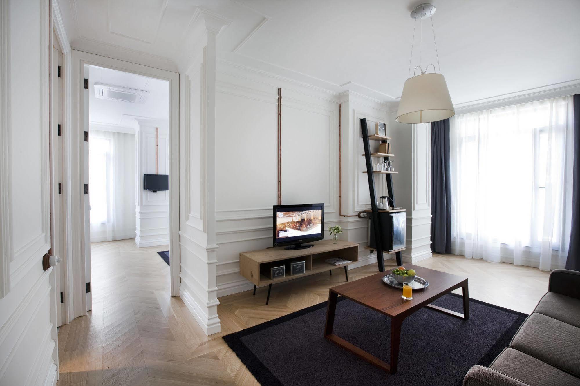 Otel Karakoy 4*
