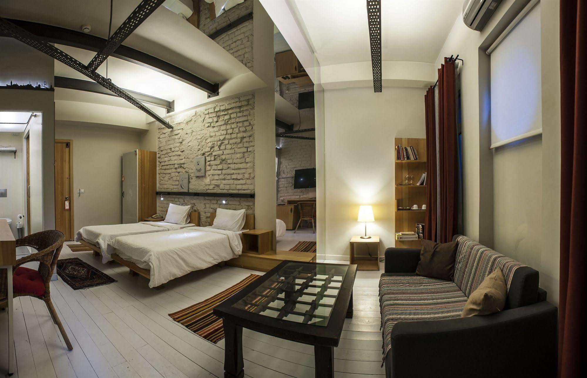 Peradays Hotel