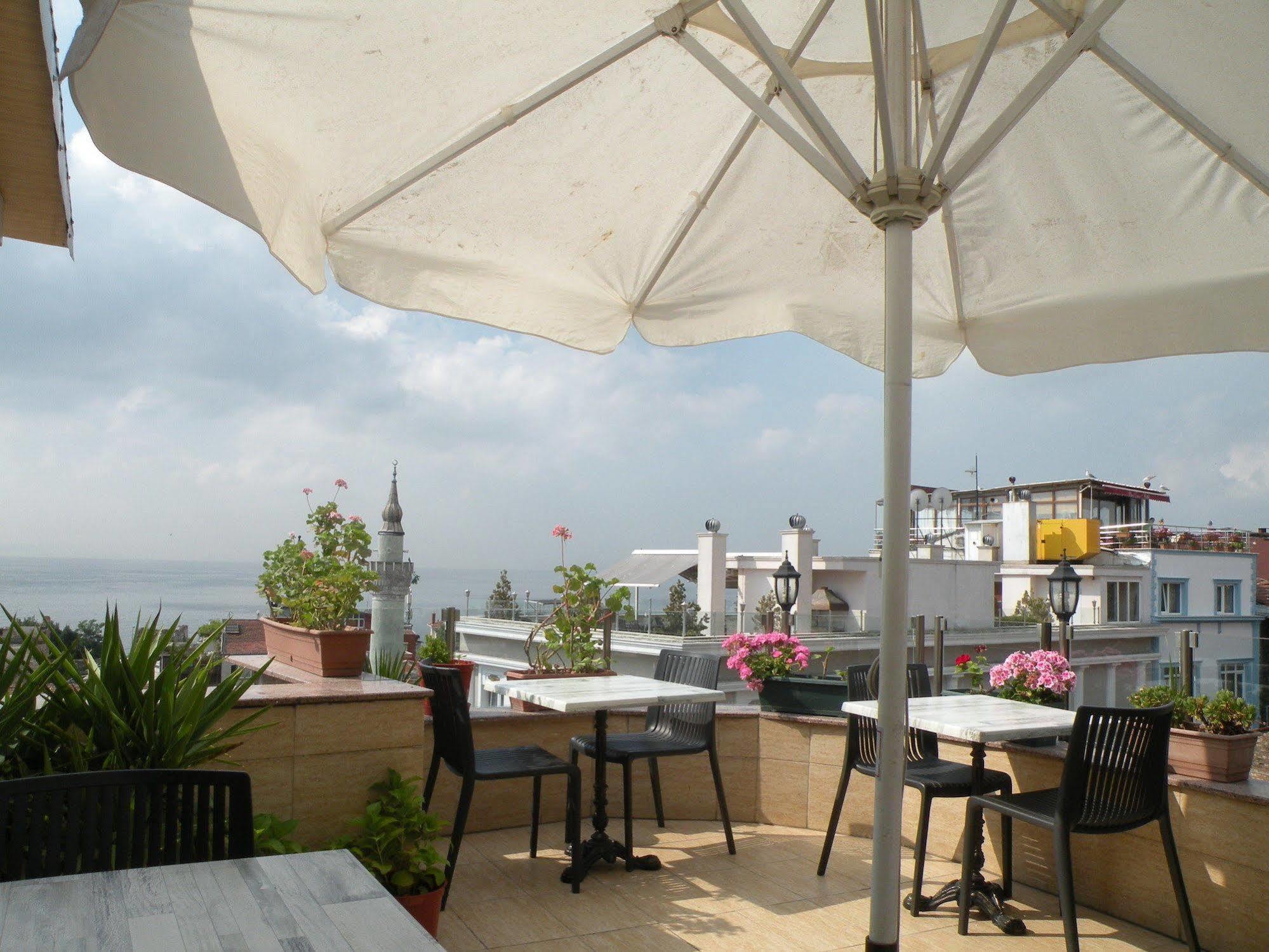 Hotel Agora Boutique & Bistro 3*