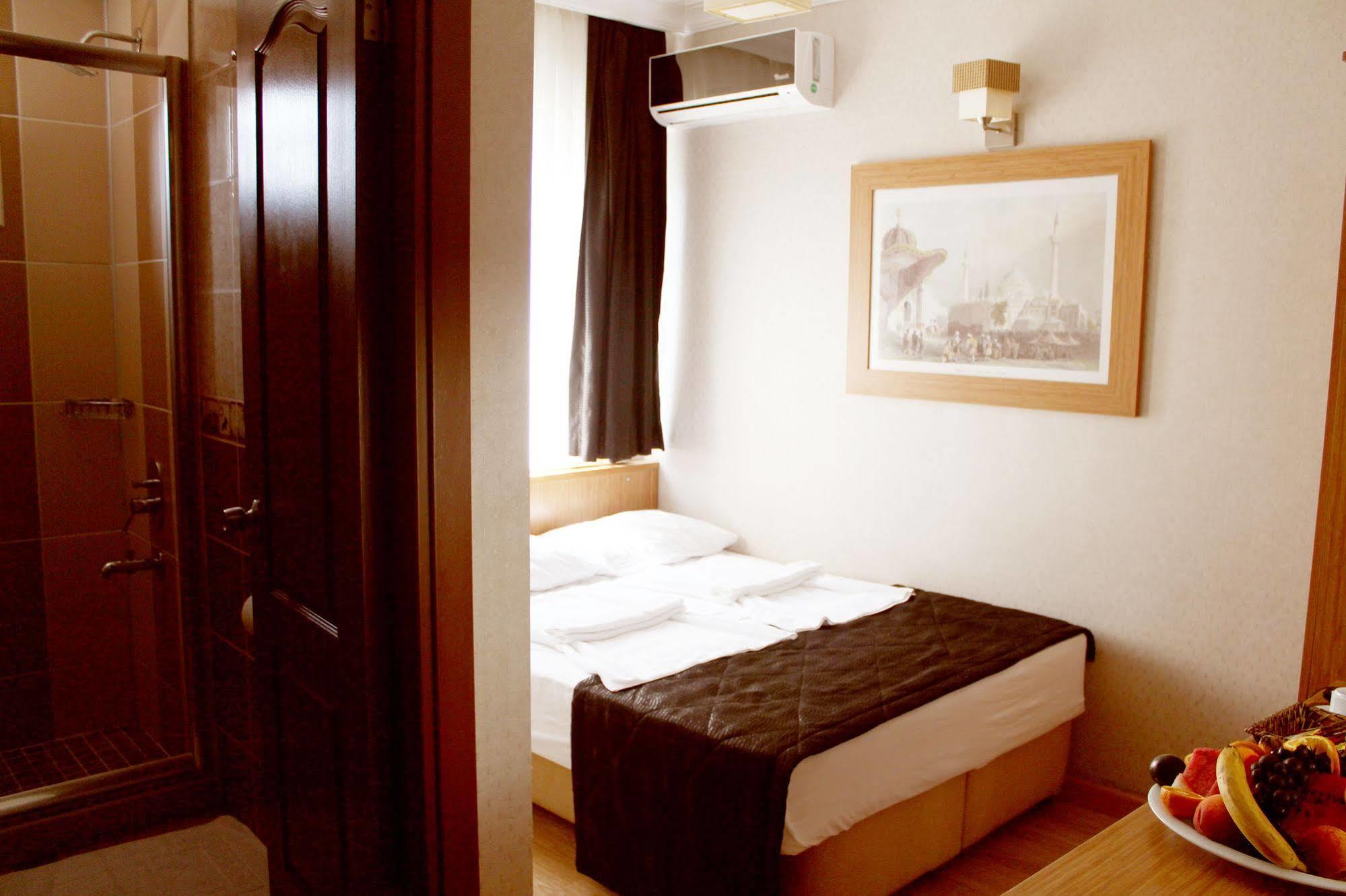 Agora Boutique & Bistro Hotel 3*
