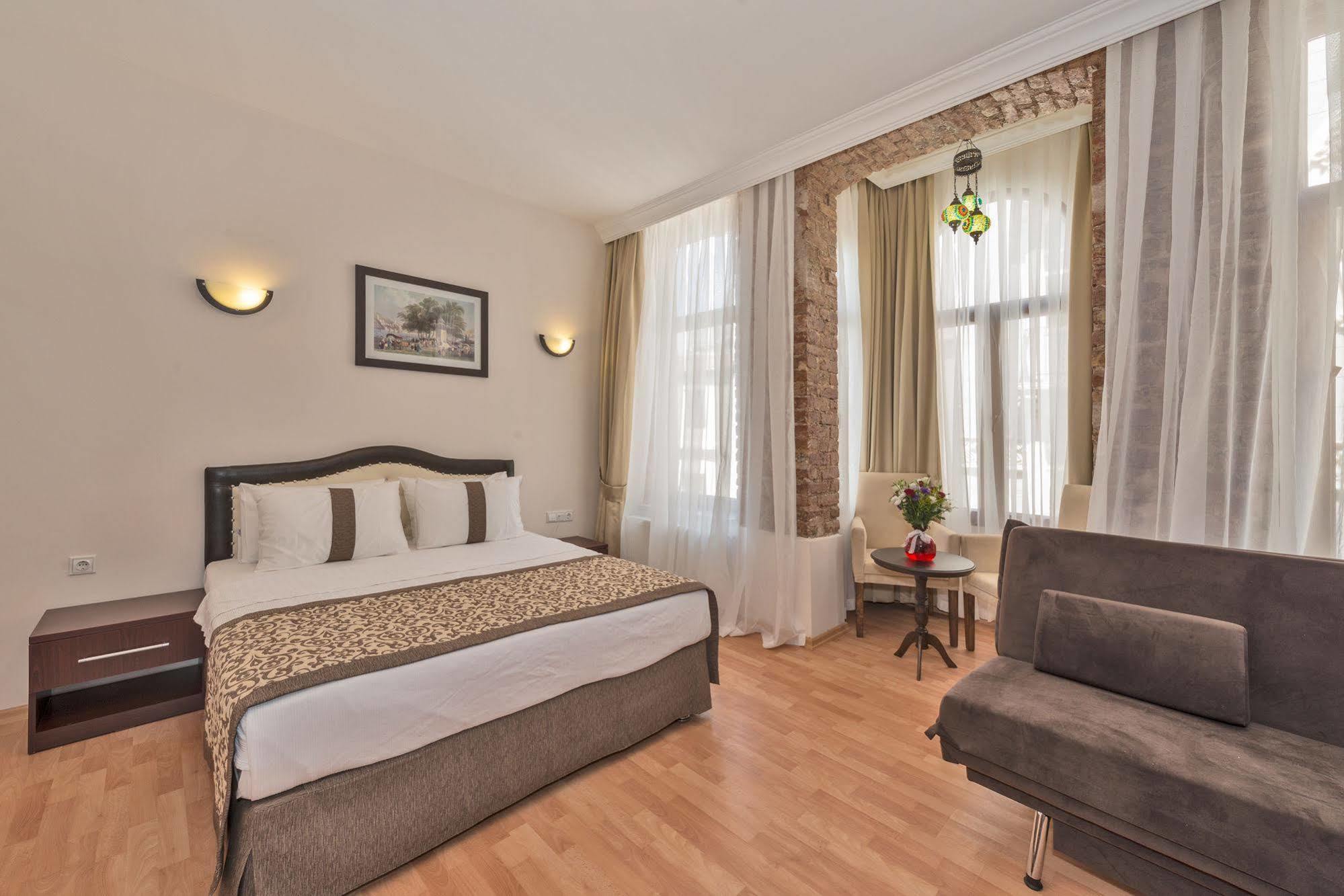 Hotel Taxim Marin