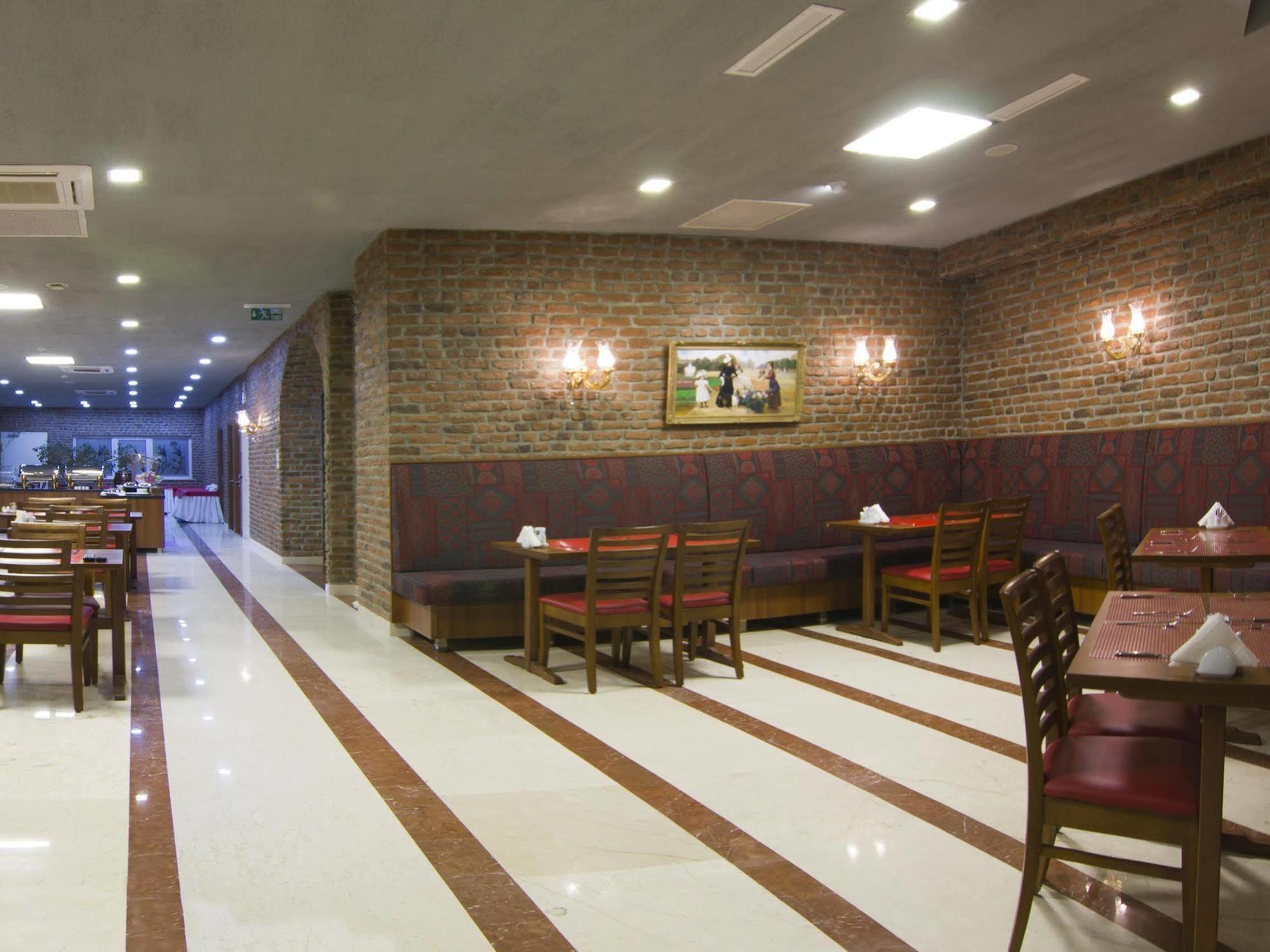 Aprilis - Special Category 4* Istambul