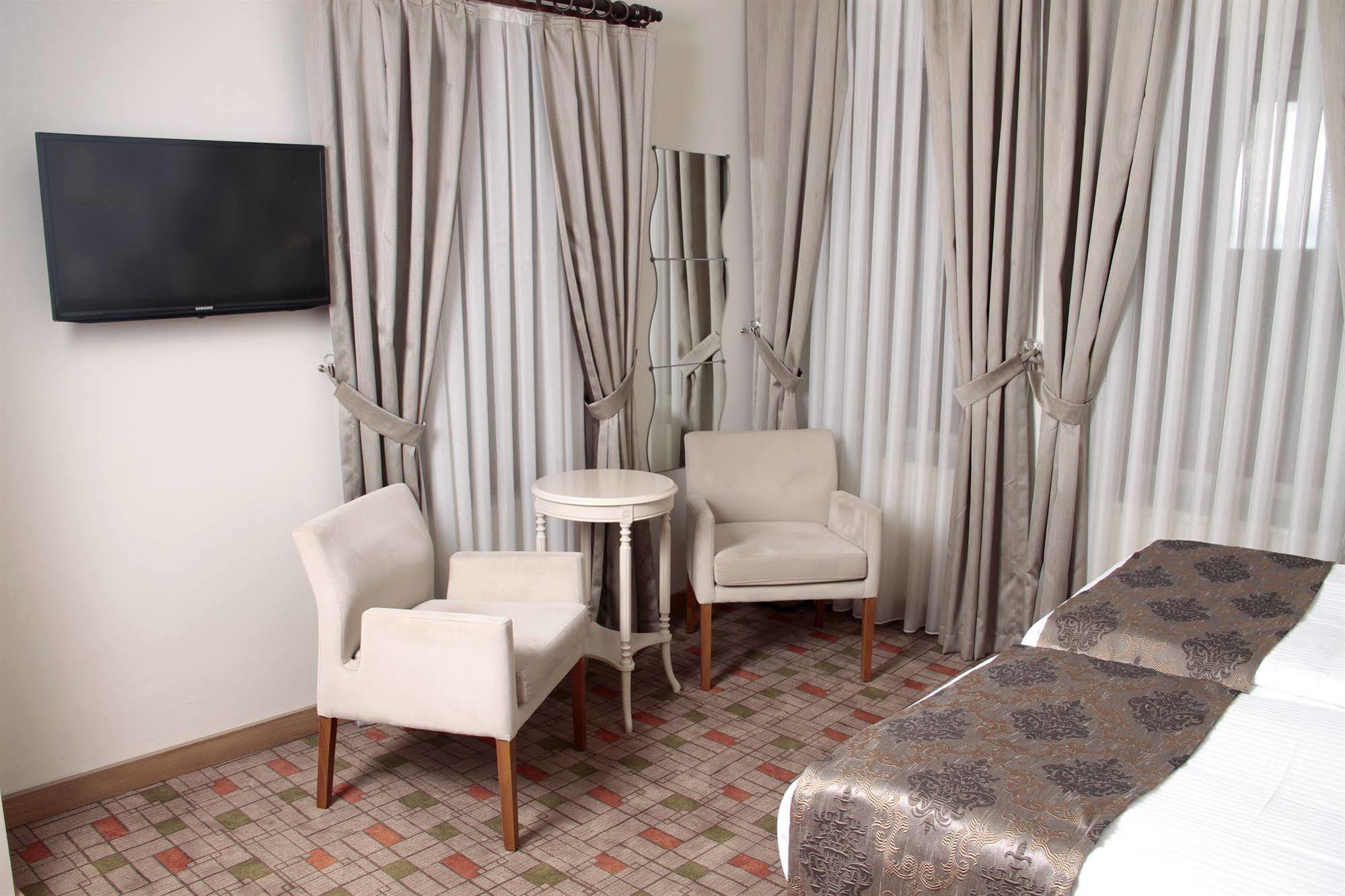 Hotel Serene