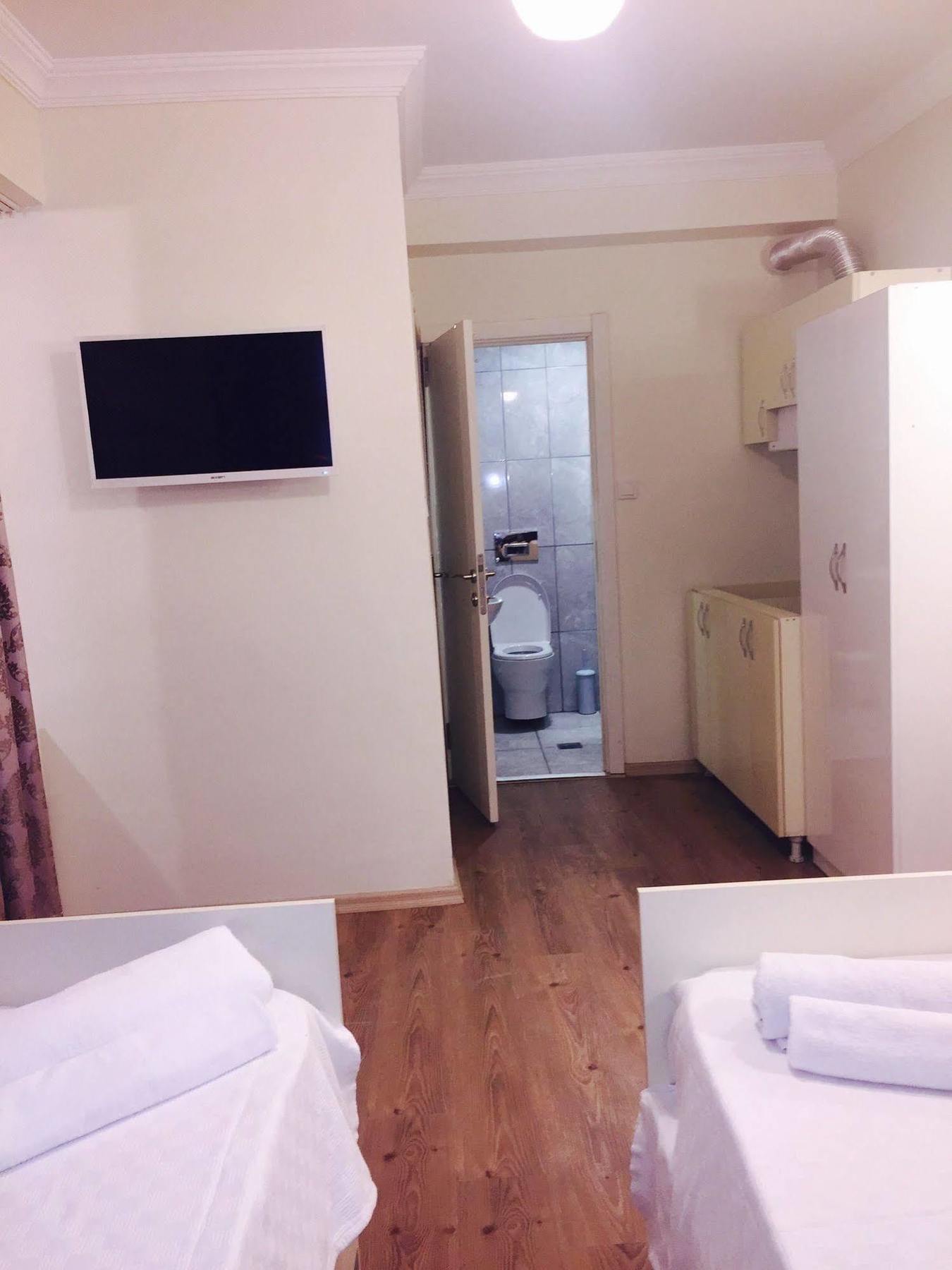 Otel Armis House