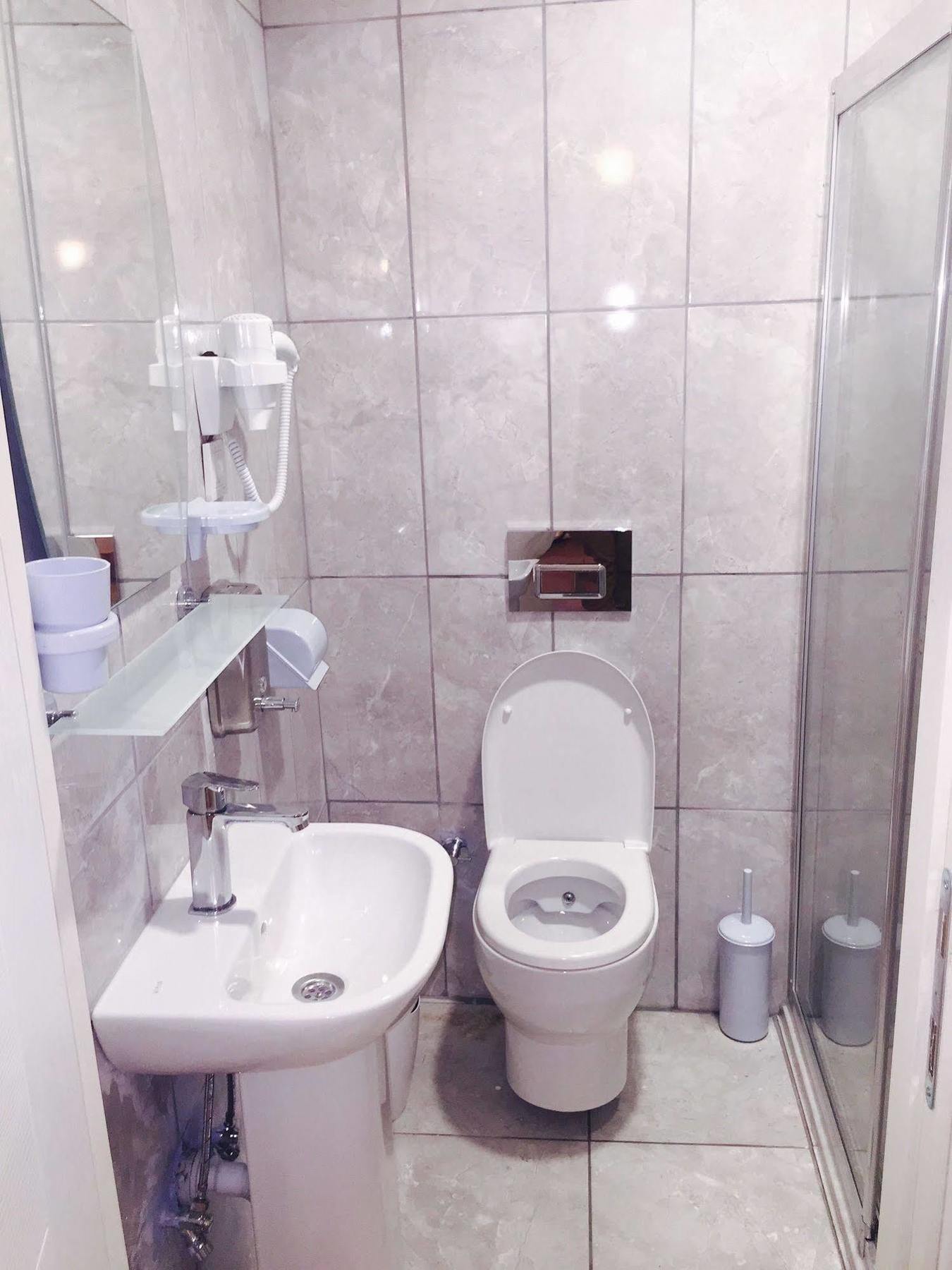 Armis House Otel