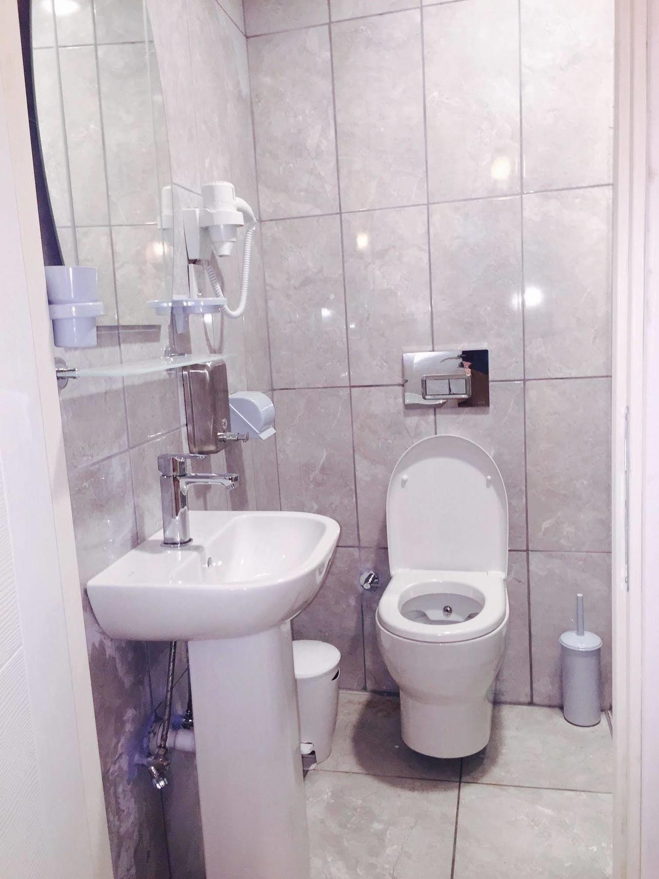 Armis House Otel