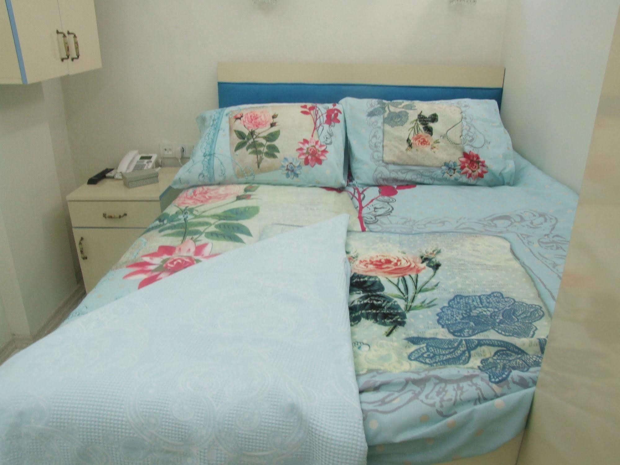 Otel Armis House