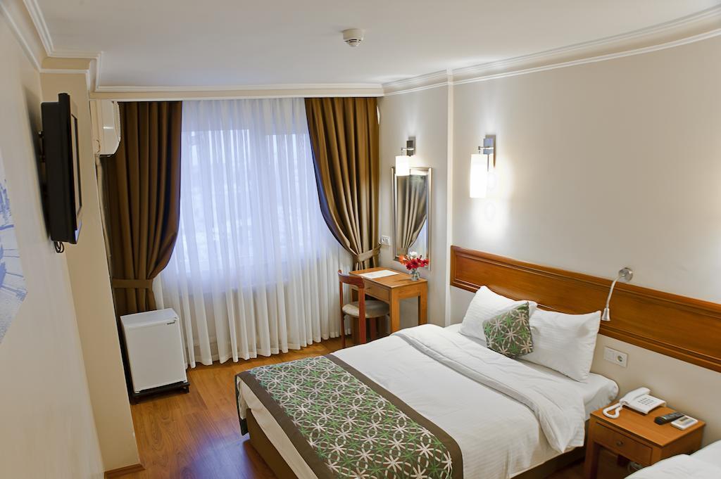 Avlonya 3*