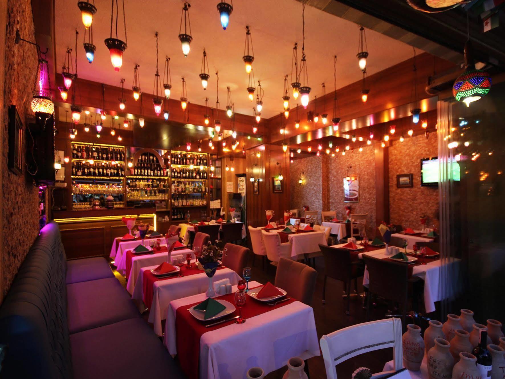 Charm Hotel 3*