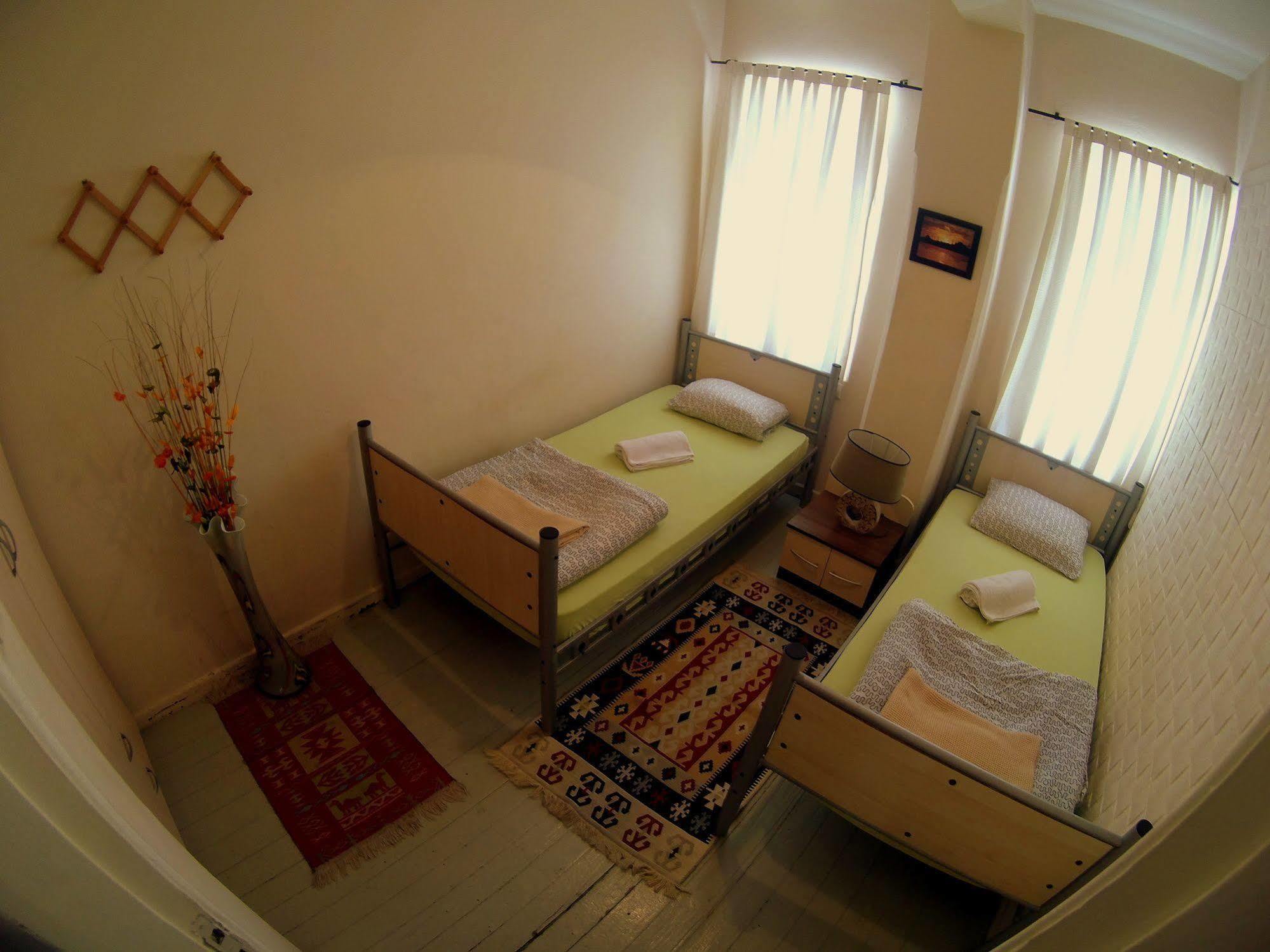 Levanten Hostel *