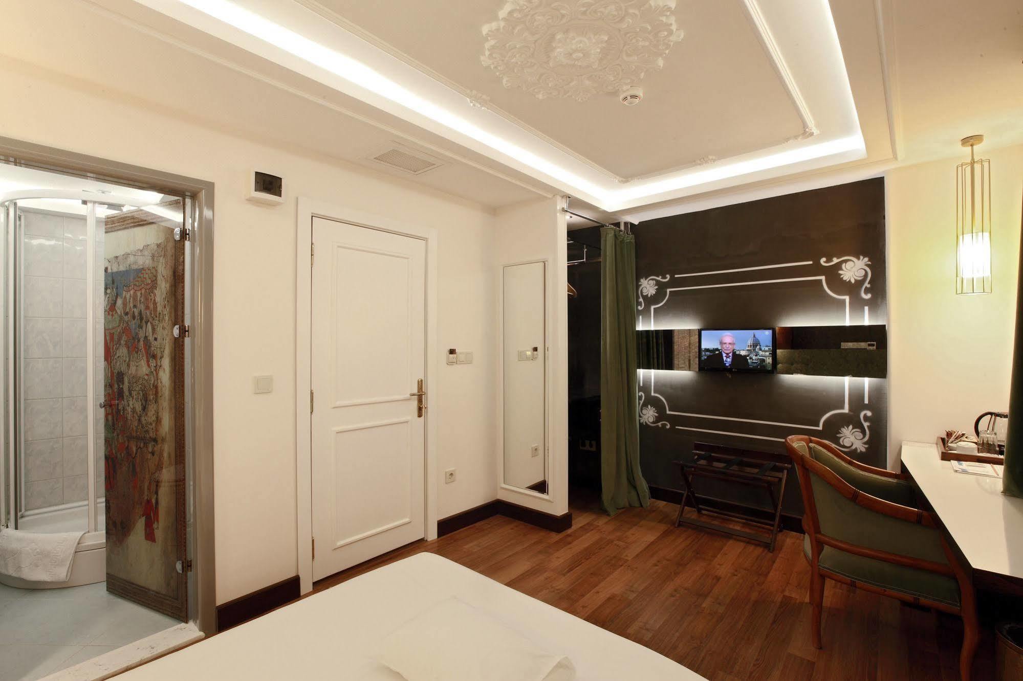 Niles Hotel 3*