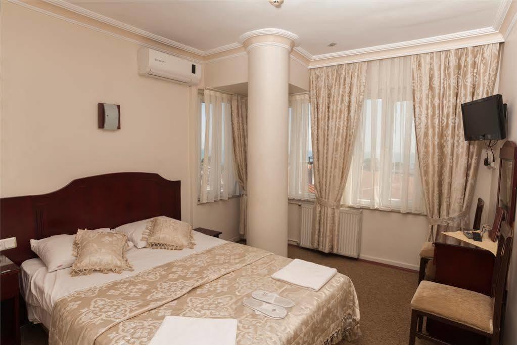 Grand Liza Hotel 3*