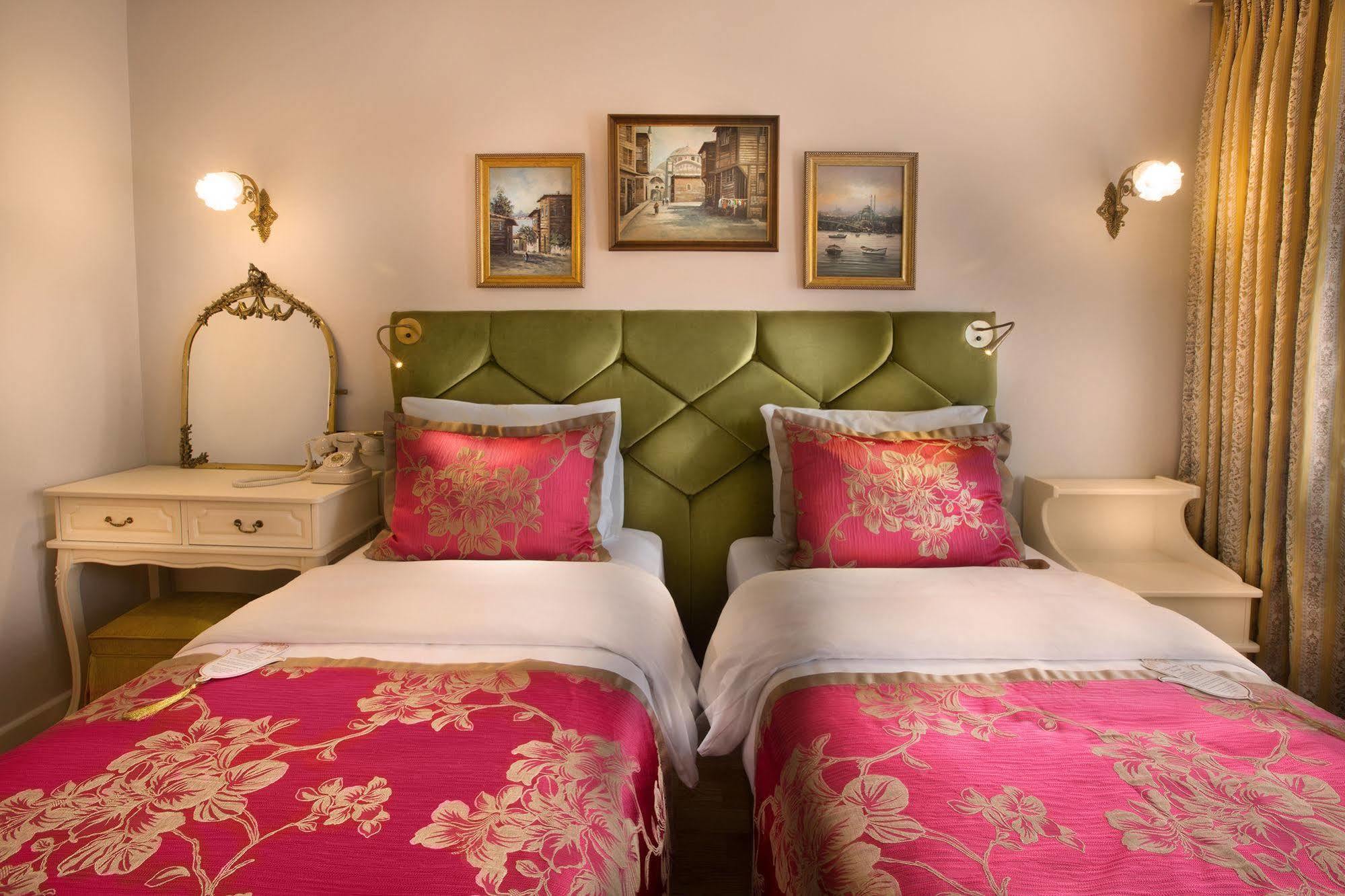 Valide Sultan Konagi Istanbul