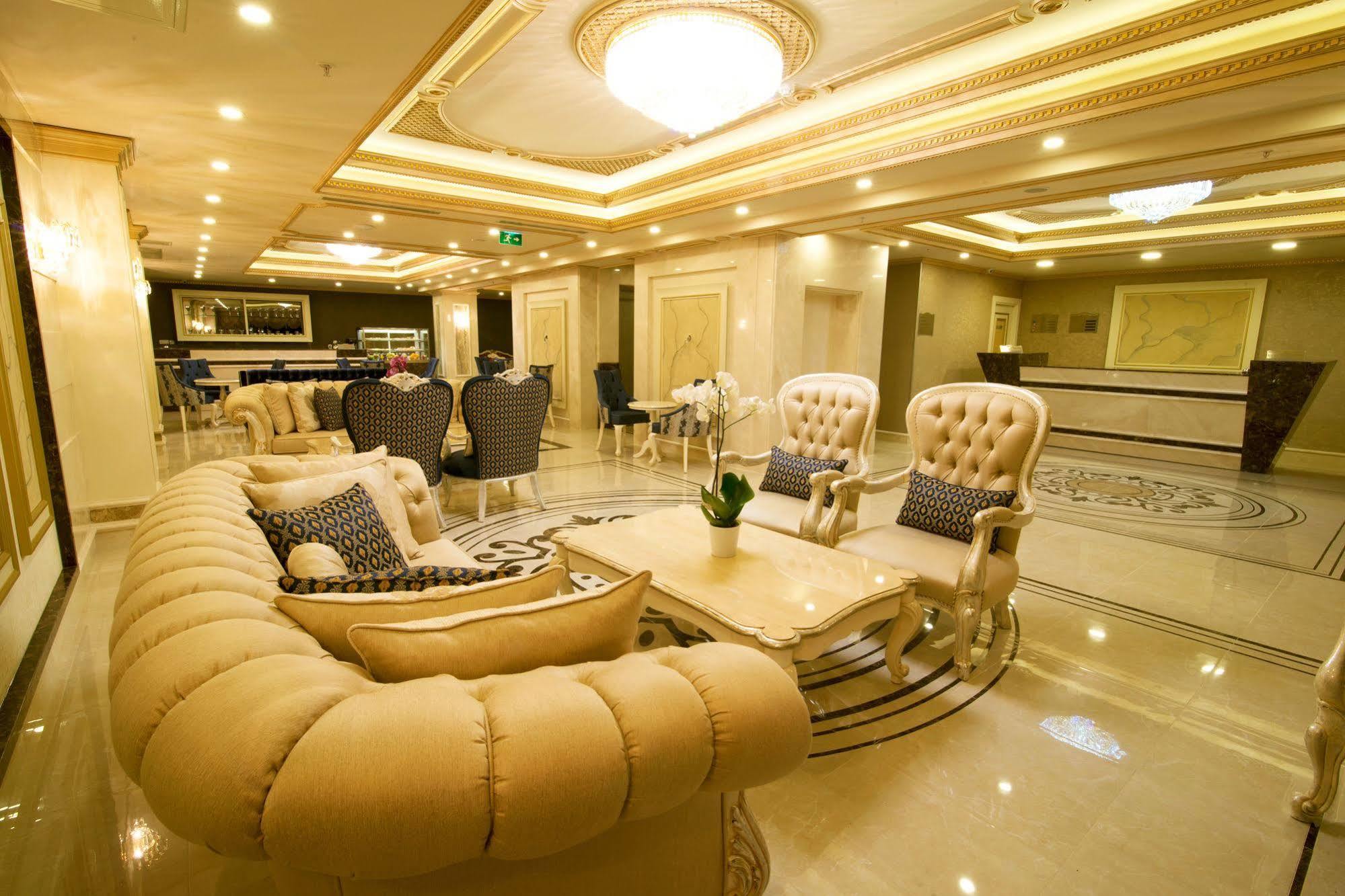 Otel Halifaks 4*
