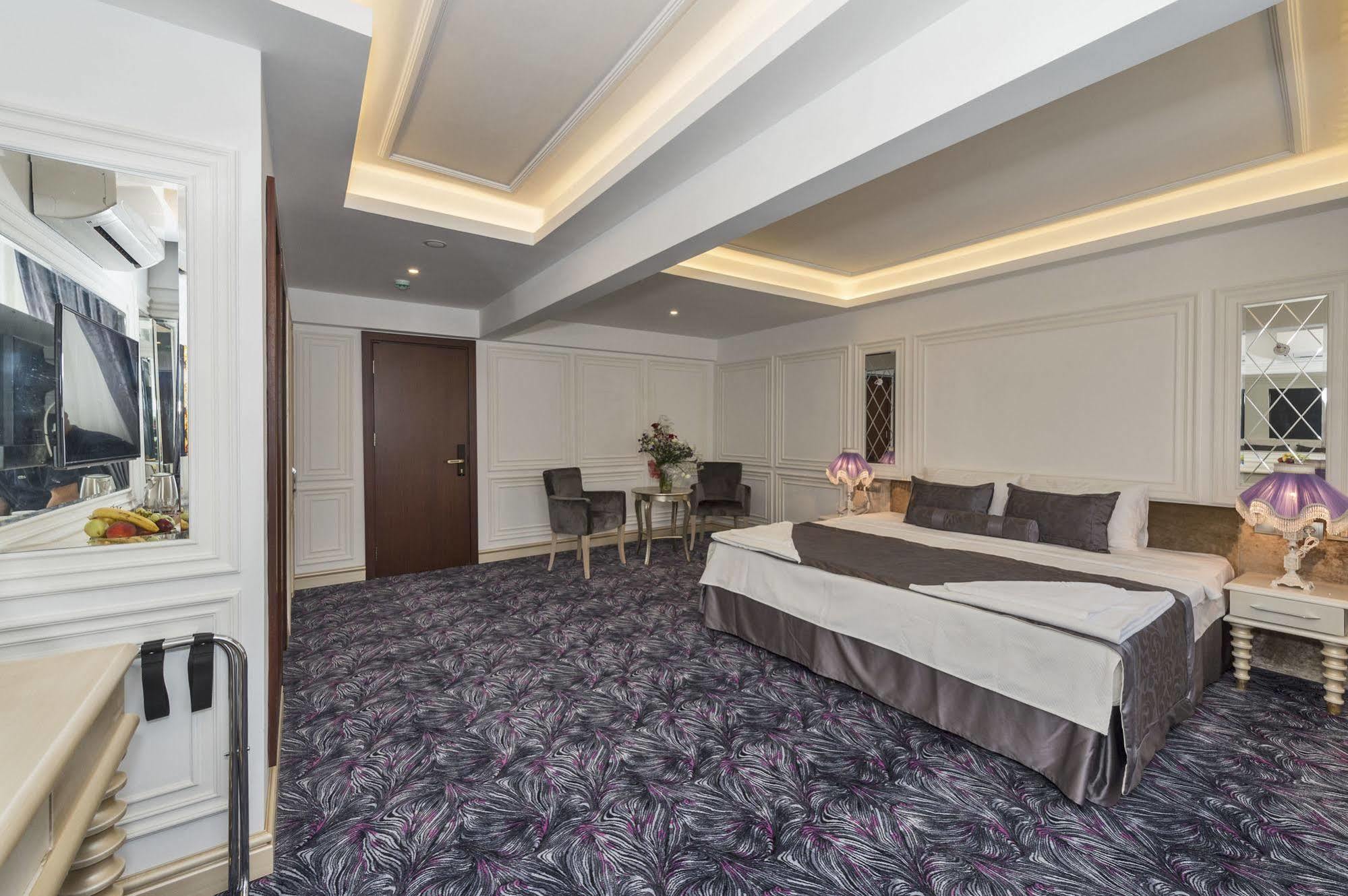 Escardin Hotel