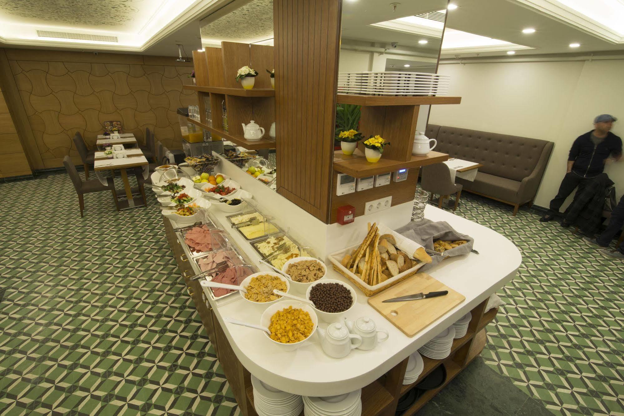 Cumbali Plaza 3*