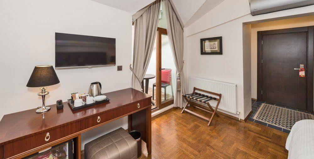 Hotel Four Doors 3*