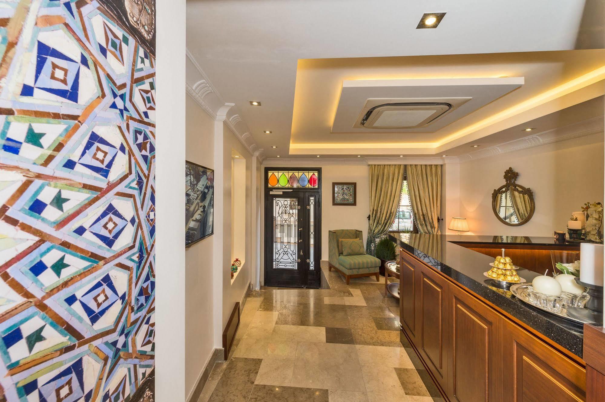 Hotel Four Doors 3*