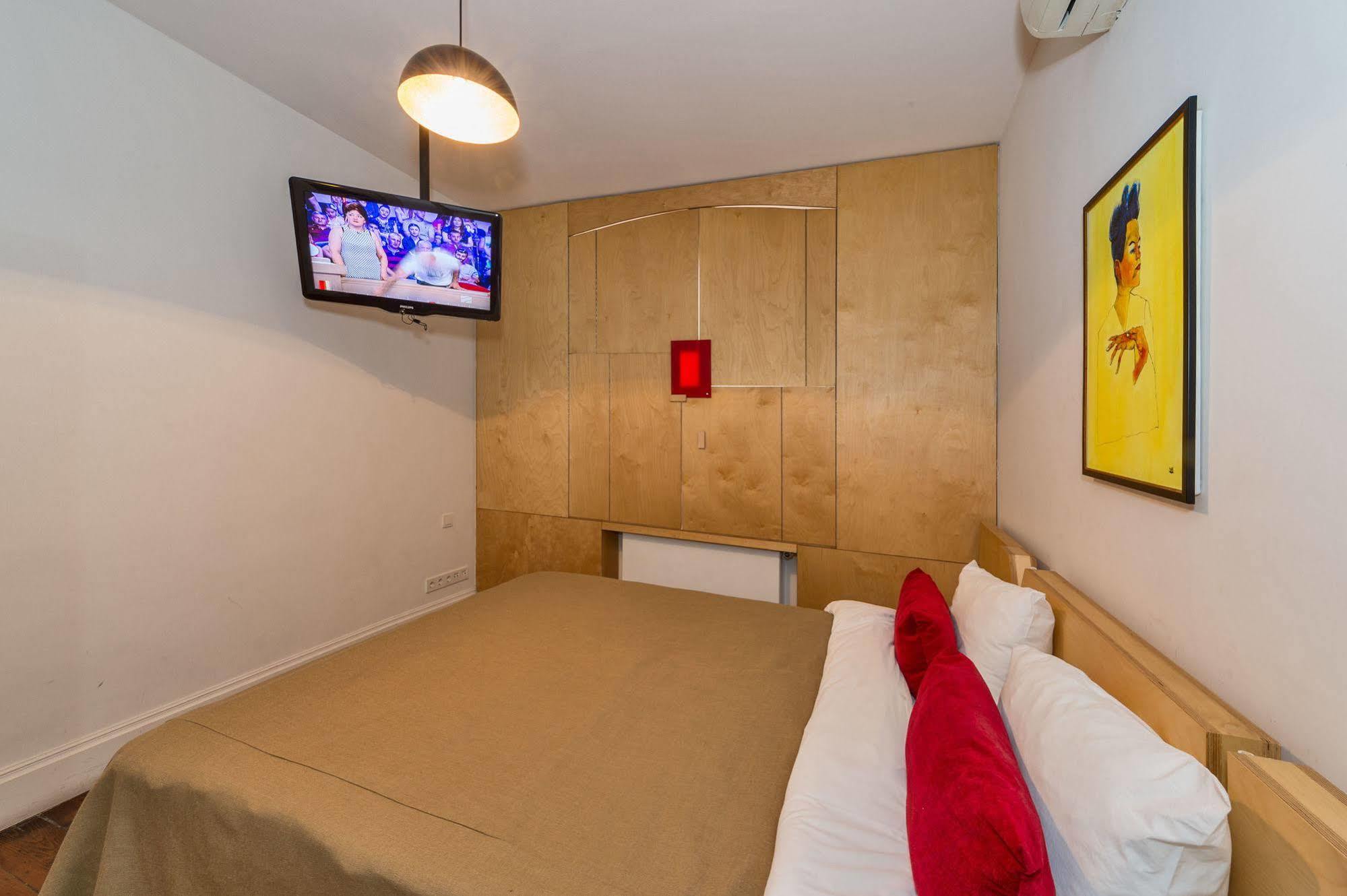 Next2 Hotel