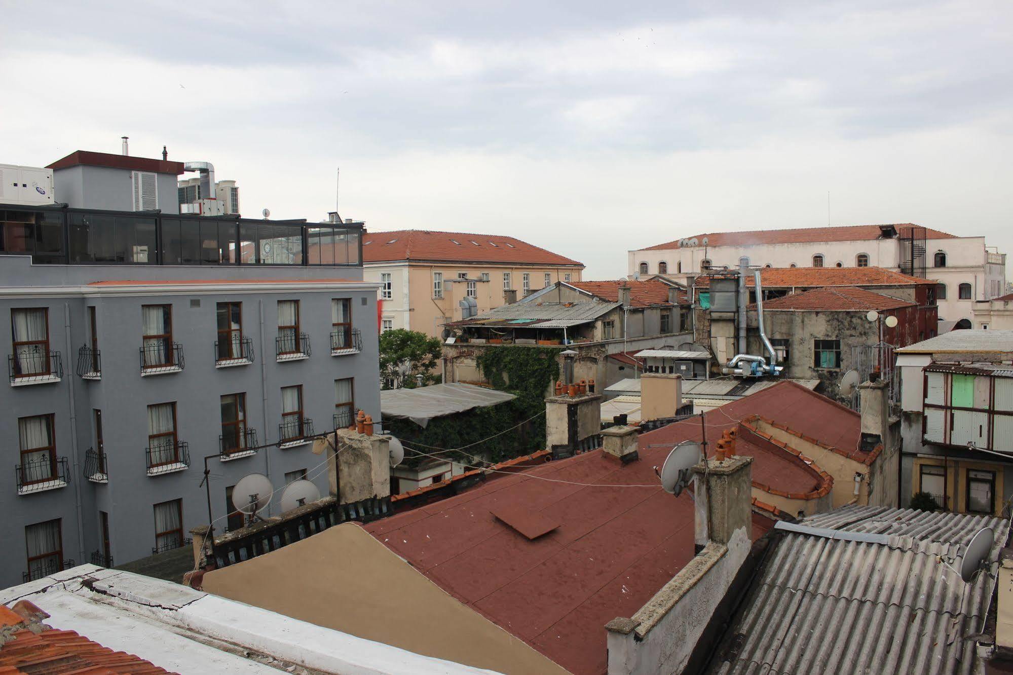 Hostel Chambers Of The Boheme