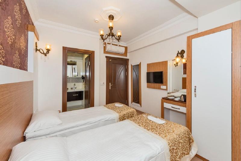 Raimond Istanbul
