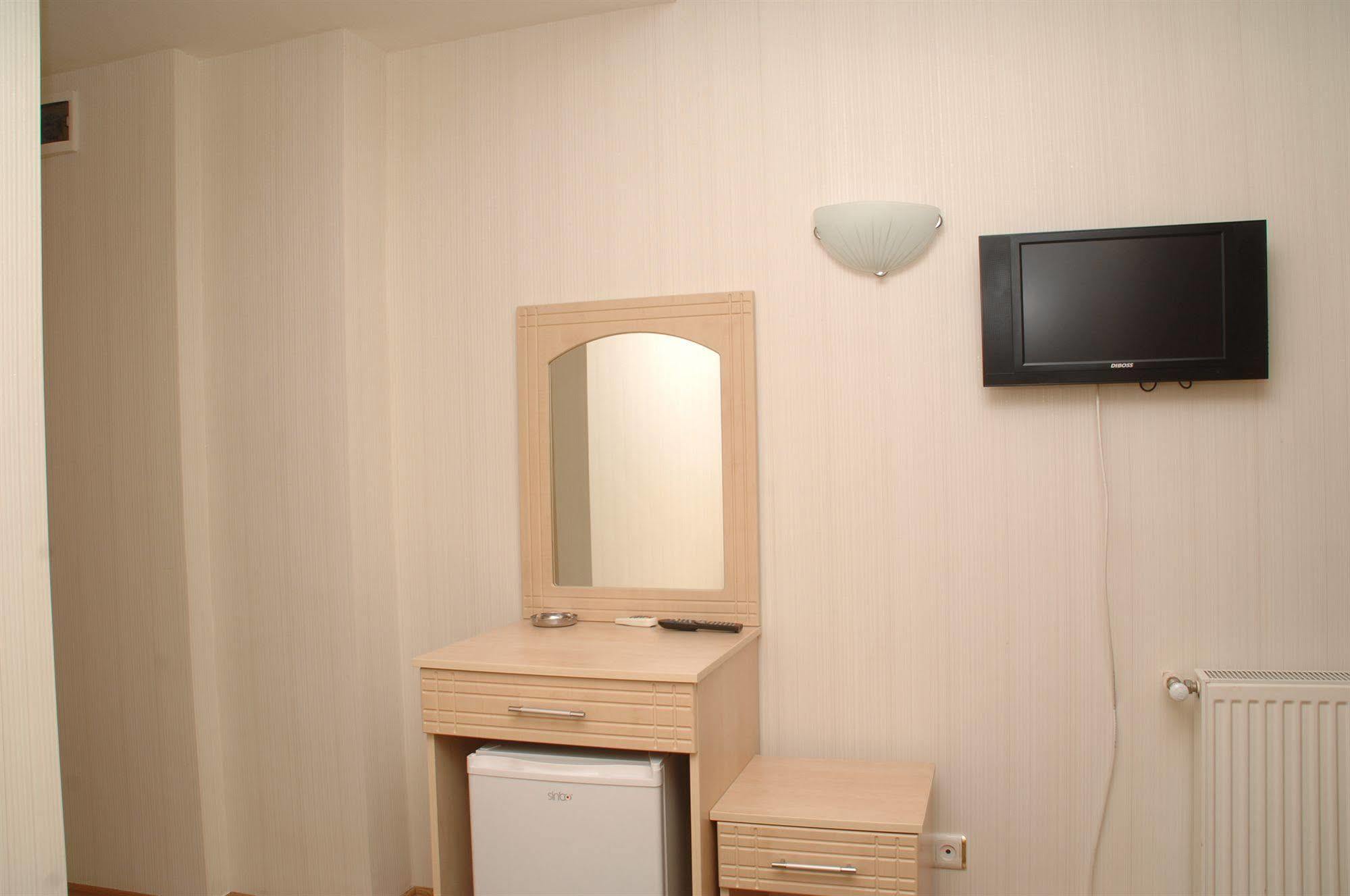 Hotel California 3*