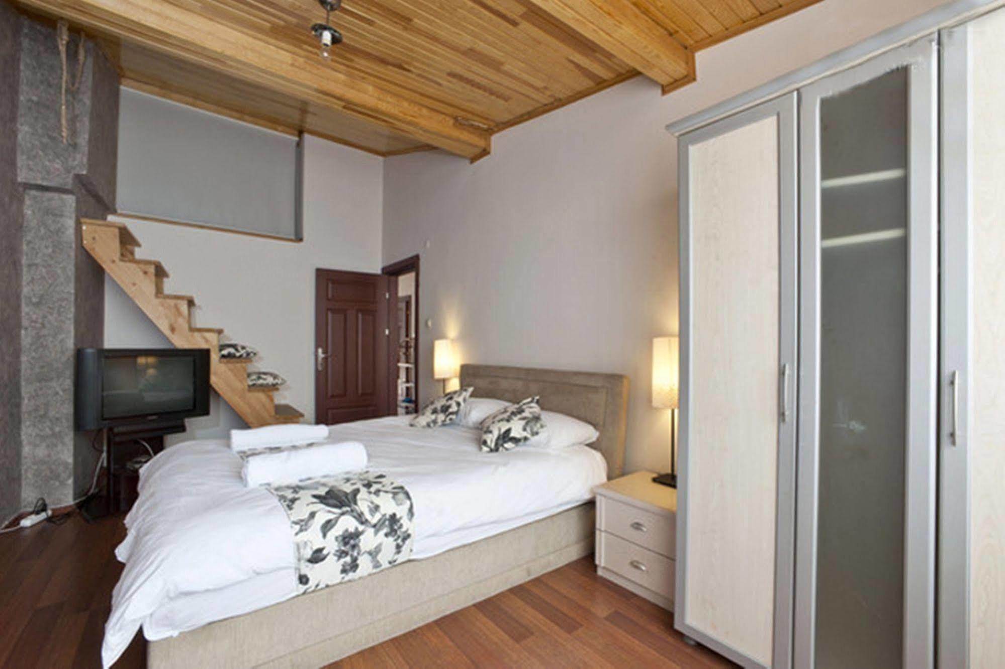 Adonis House Taksim Hotel 3*