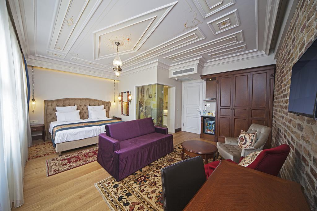 Otel Azade Premier
